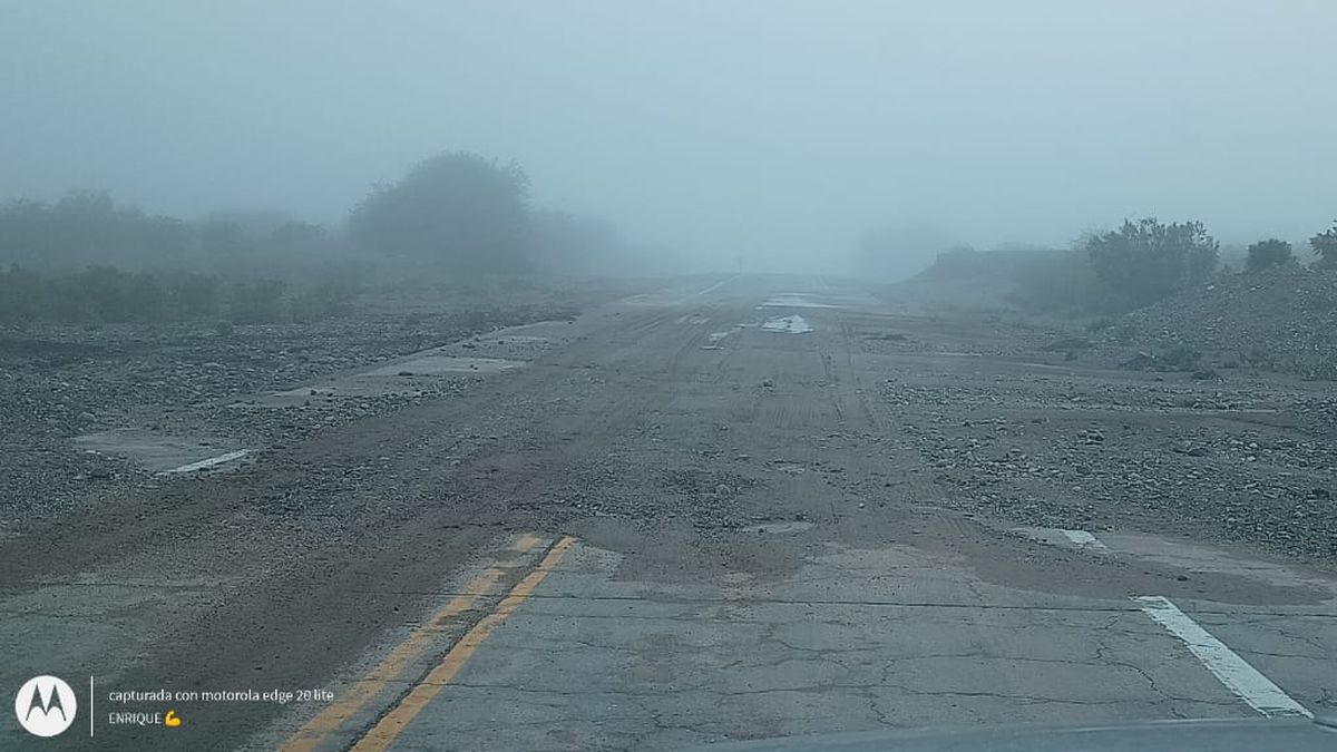 Por niebla y crecida de ríos transitar con precaución por Ruta 40