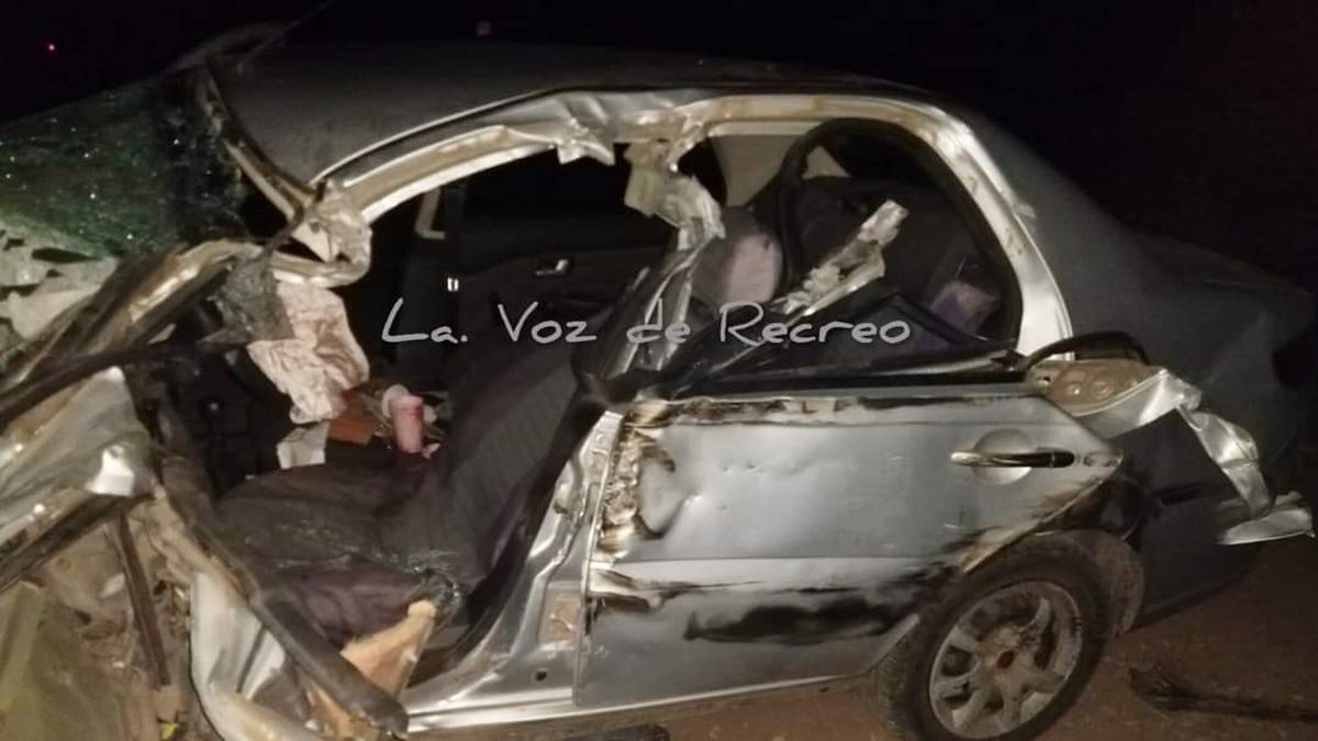 Otro Accidente Vial Colisionaron Un Auto Y Un Cami N En La Curva De La