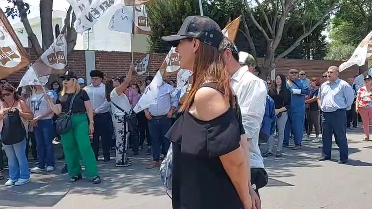 Empleados Judiciales Se Manifestaron Frente A Casa De Gobierno