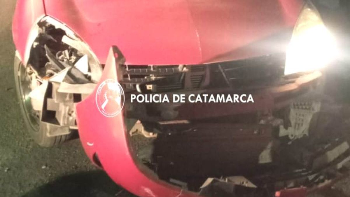 Una motociclista sufrió graves lesiones al chocar contra un automóvil