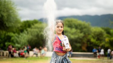 El Portezuelo y San Antonio recibieron con harina y música al circuito chayero