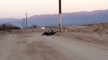 Murió un conductor al caer de su moto
