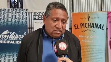 Inoperancia. El intendente Mario Cusipuma no pudo controlar el conflicto en la escuela de Antofagasta.