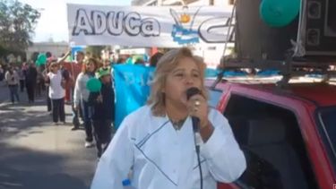 un reclamo con ritmo: ?subeme el salario, tratame mejor?