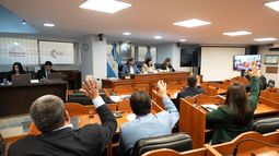 El Senado aprobó proyectos para recuperar terrenos en La Paz y extender la Ruta 223 El Senado aprobó proyectos para recuperar terrenos en La Paz y extender la Ruta 223