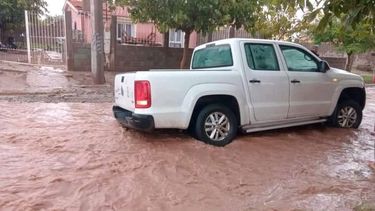 Ríos crecidos. Piden evitar cruzar badenes en los ríos crecidos tras las intensas lluvias.