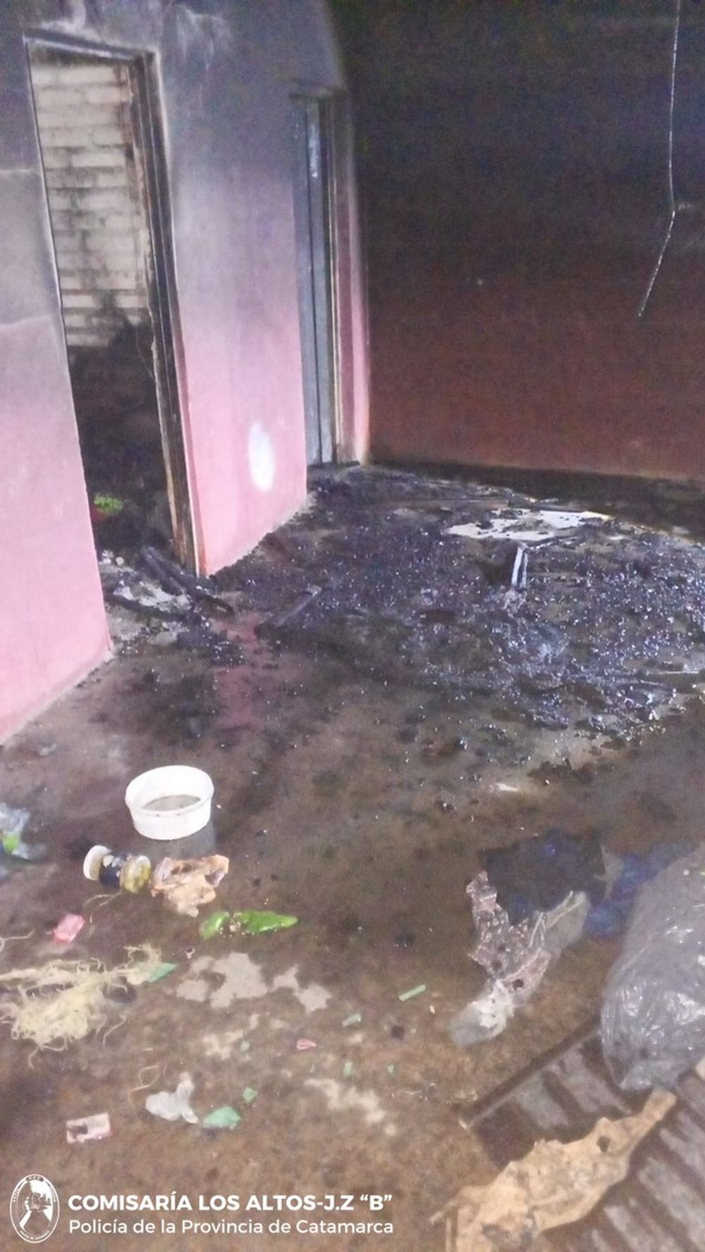 Un incendio provocó daños materiales totales en una vivienda de Los Altos
