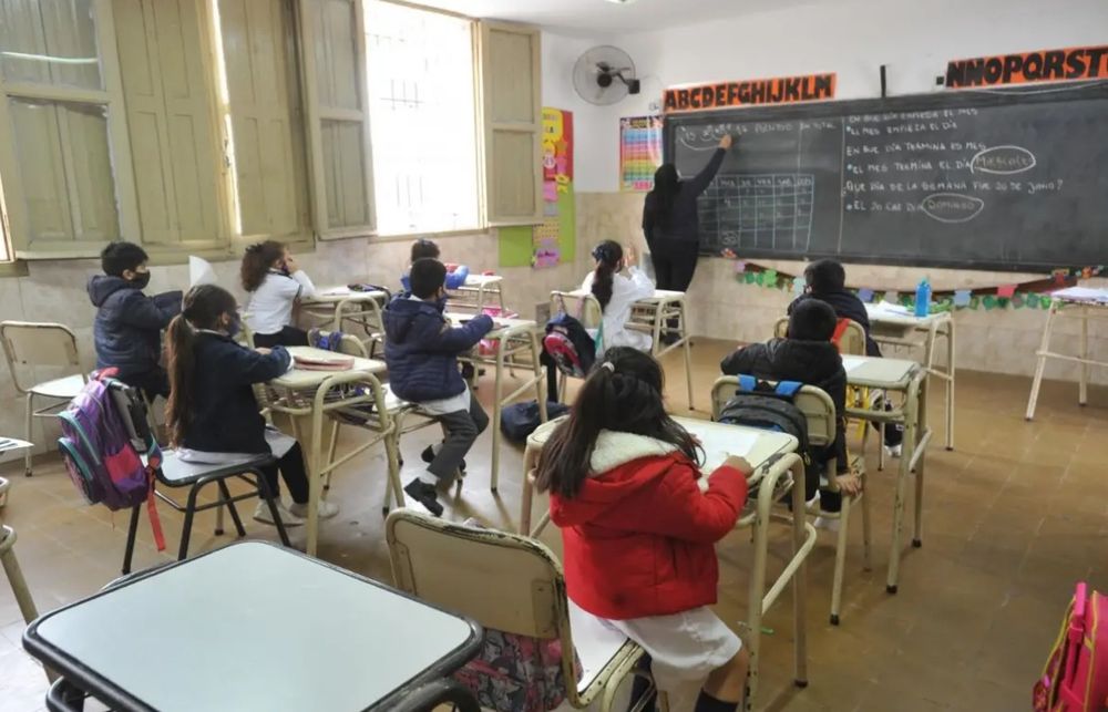 Aprendizaje. Piden discutir la educación en la era de la IA.
