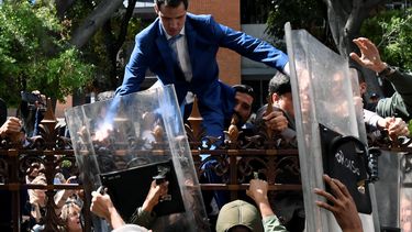 Venezuela ahora tiene a dos presidentes de la Asamblea