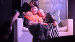 Este fin de semana vuelve al teatro La familia reunida