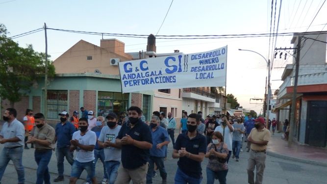 Marcha a favor de la minería