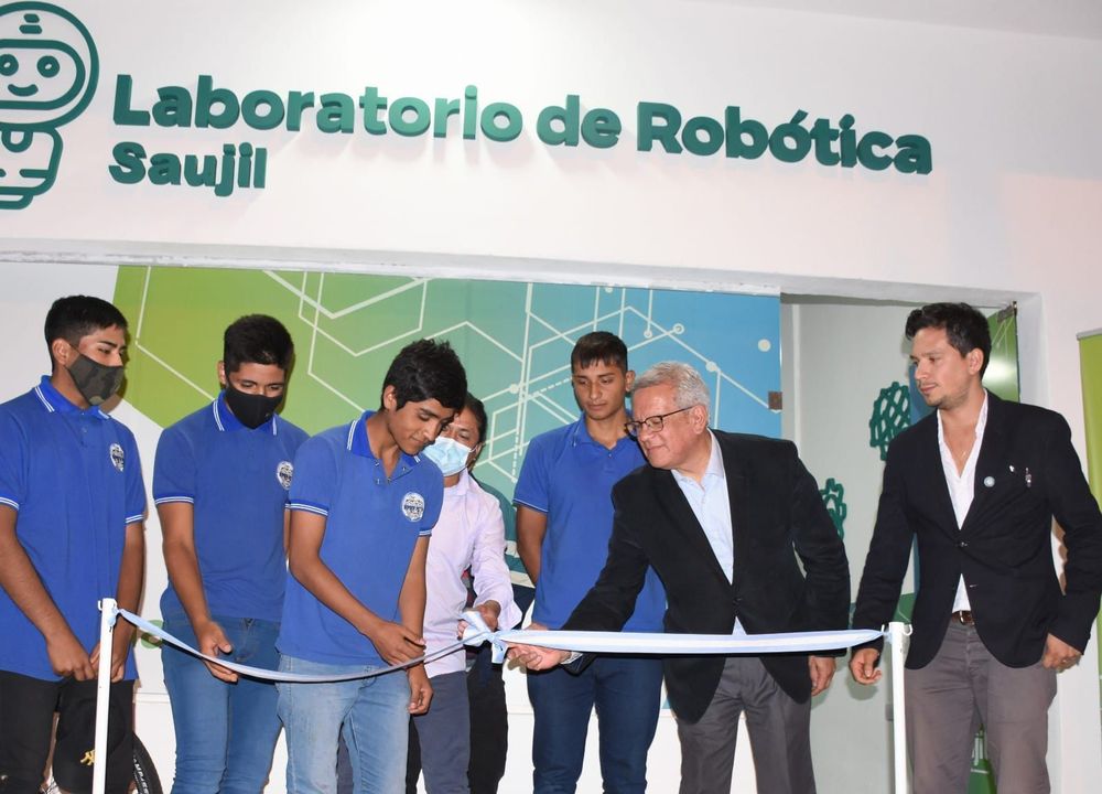 Inauguraron un laboratorio de robótica en Saujil