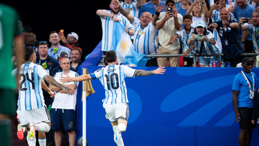 con un messi fenomenal, argentina debuto goleando