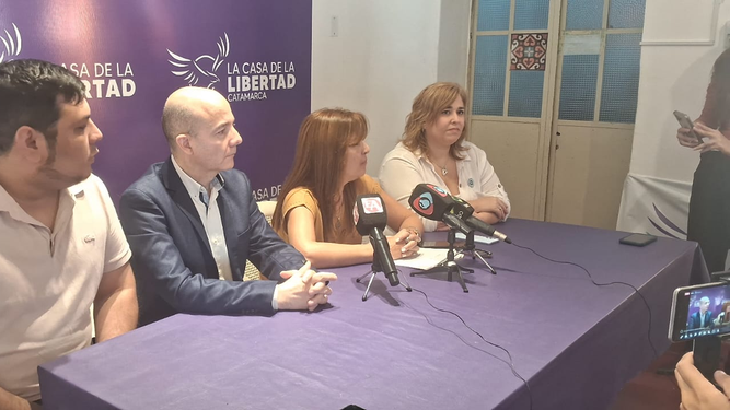 Diputados libertarios impulsan el uso de la pistola taser