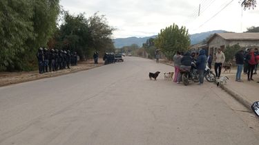tension en toma de terrenos en andalgala