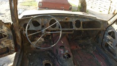 Pirómanos quemaron dos camionetas