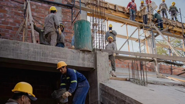 por el ajuste de nacion, la inversion en obra publica cayo un 83% en 2024