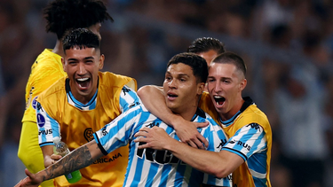 en el segundo tiempo, racing le gana a corinthians