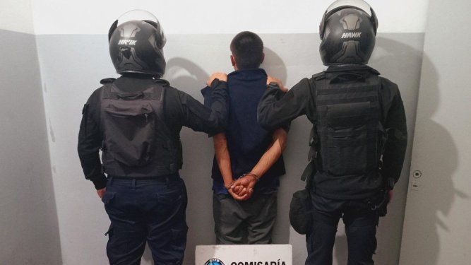 Policías detuvieron a un hombre e incautaron elementos de dudosa procedencia