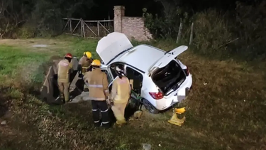 cargaba el celular en el auto, exploto y sufrio graves quemaduras