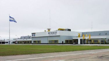 por el derrumbe de ventas, ahora renault suspendio a 1.500 operarios