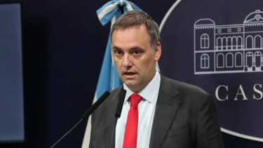 adorni celebro la suspension de la entrega de acciones de ypf: nunca mas