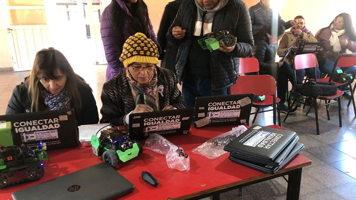 Taller de educación digital y robótica para docentes de nivel inicial y ...
