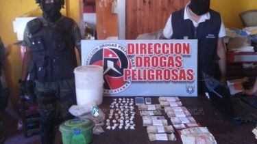 Punto de venta de droga operaba bajo fachada de una despensa familiar