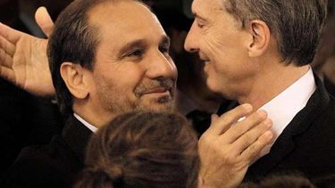 Empresarios ligados a Nicolás Caputo se beneficiaron con los negocios de las cloacas