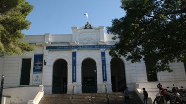 Pago de haberes en la UNCA