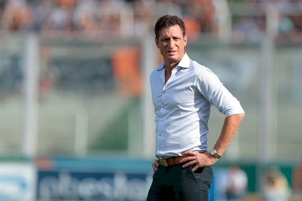 Huracán presentó a Facundo Sava como su nuevo entrenador.