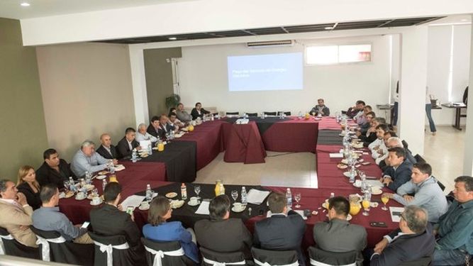 Atornillados: 32 intendentes van en busca de sus reelecciones