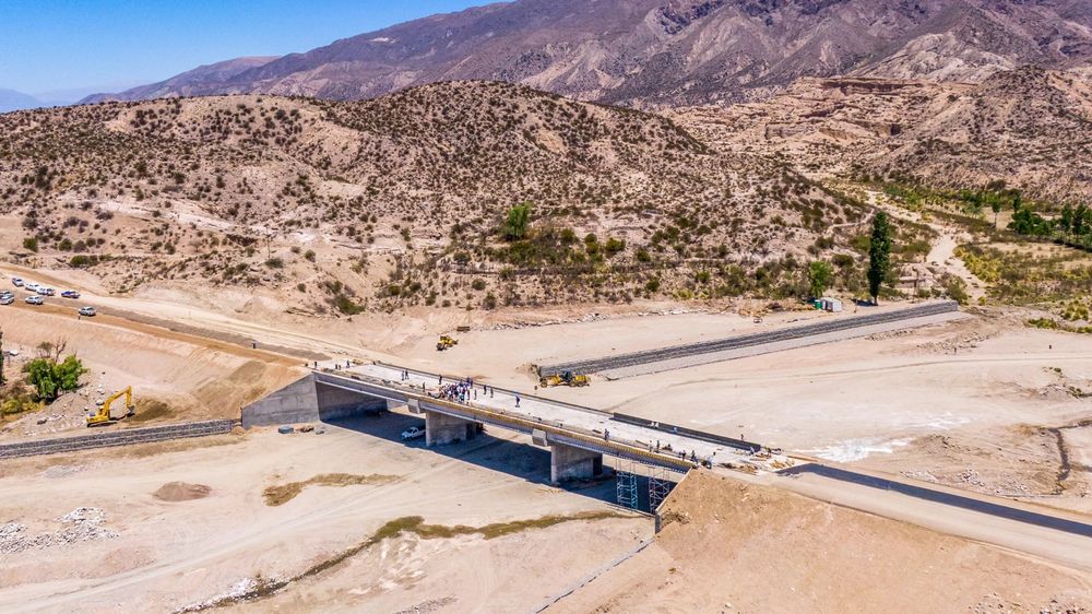 Río Cura Quebrada. Al igual que el otro, se ubica sobre la Ruta nº43.