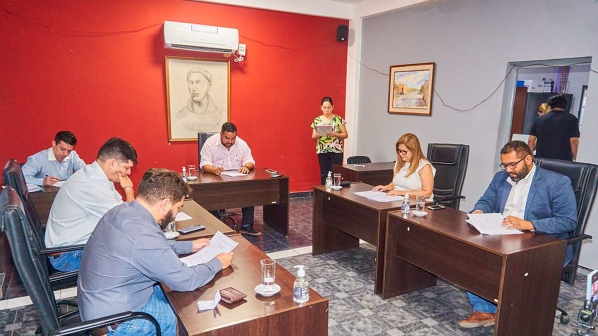 Denuncian que el Concejo de Valle Viejo está casi en acefalía