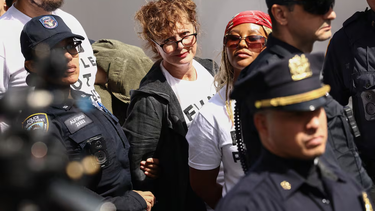 detuvieron a susan sarandon y a otras figuras de hollywood en una protesta contra netanyahu