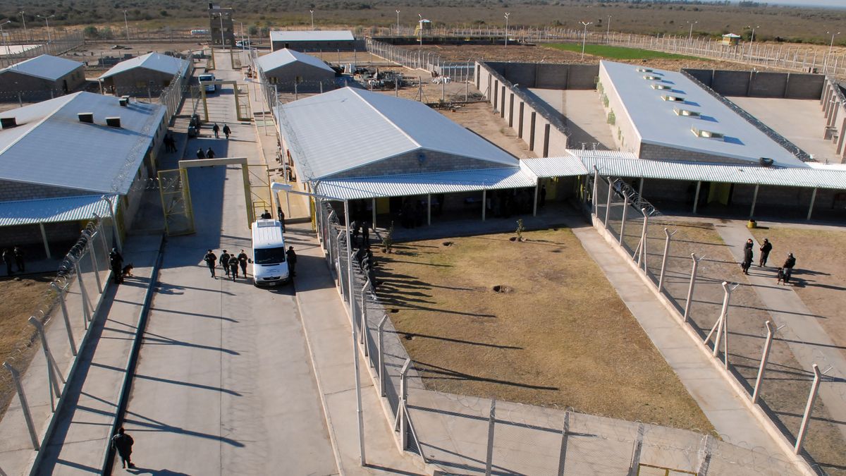 Continúa internado en la unidad de terapia intensiva el joven privado de libertad