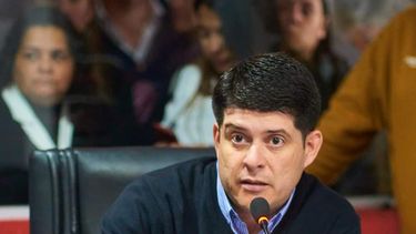 continua la polemica por el traspaso del sem