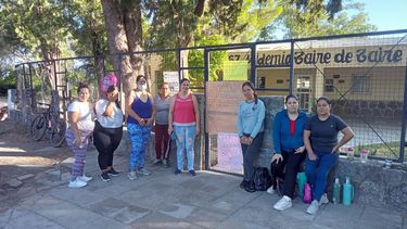 padres tomaron la escuela de santa cruz
