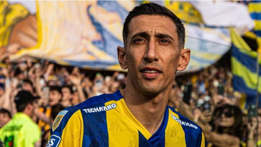 tras la polemica por el titulo de rosario central, vandalizaron un mural de angel di maria en el club de su infancia