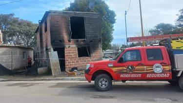 fallecio un hombre  al quemarse su casa