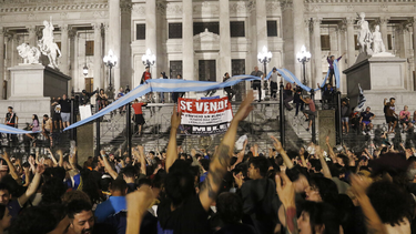 Las fotos del cacerolazo después del DNU de Milei