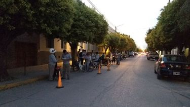 Fue denunciado por intentar atropellar a municipales que le querían retener el auto