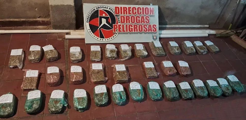 Drogas y misterio: hallaron 18 kilos de marihuana  en una casa sin personas