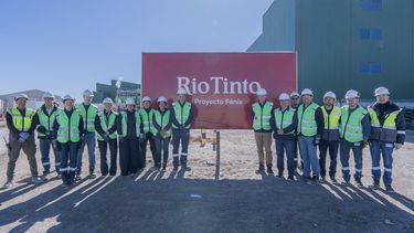 El gobernador Raúl Jalil y el embajador David Seldon Cairns recorrieron las instalaciones del proyecto Fénix, donde supervisaron avances y nuevas inversiones en la producción de litio.