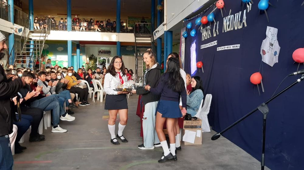 La joven influencer tuvo leucemia a los 14 años y a través de las redes sociales convoca a valorar la vida y a reírse a pesar de las dificultades&nbsp;