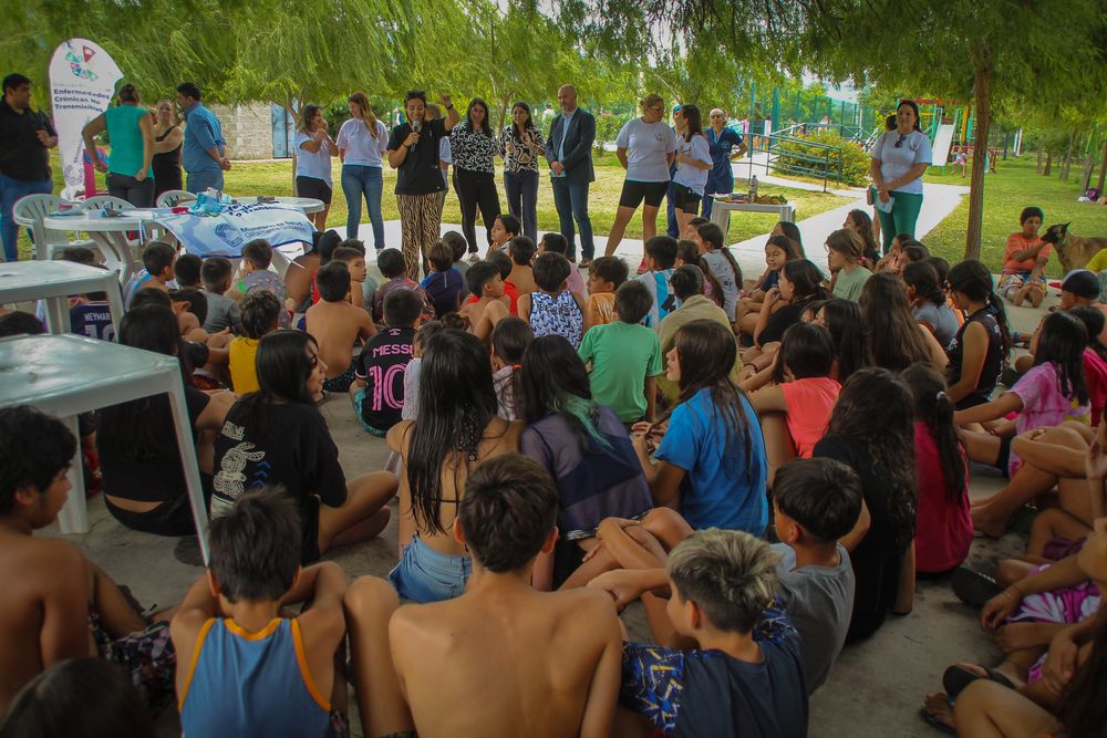 Charlas. Los asistentes a la colonia fueron los destinatarios.