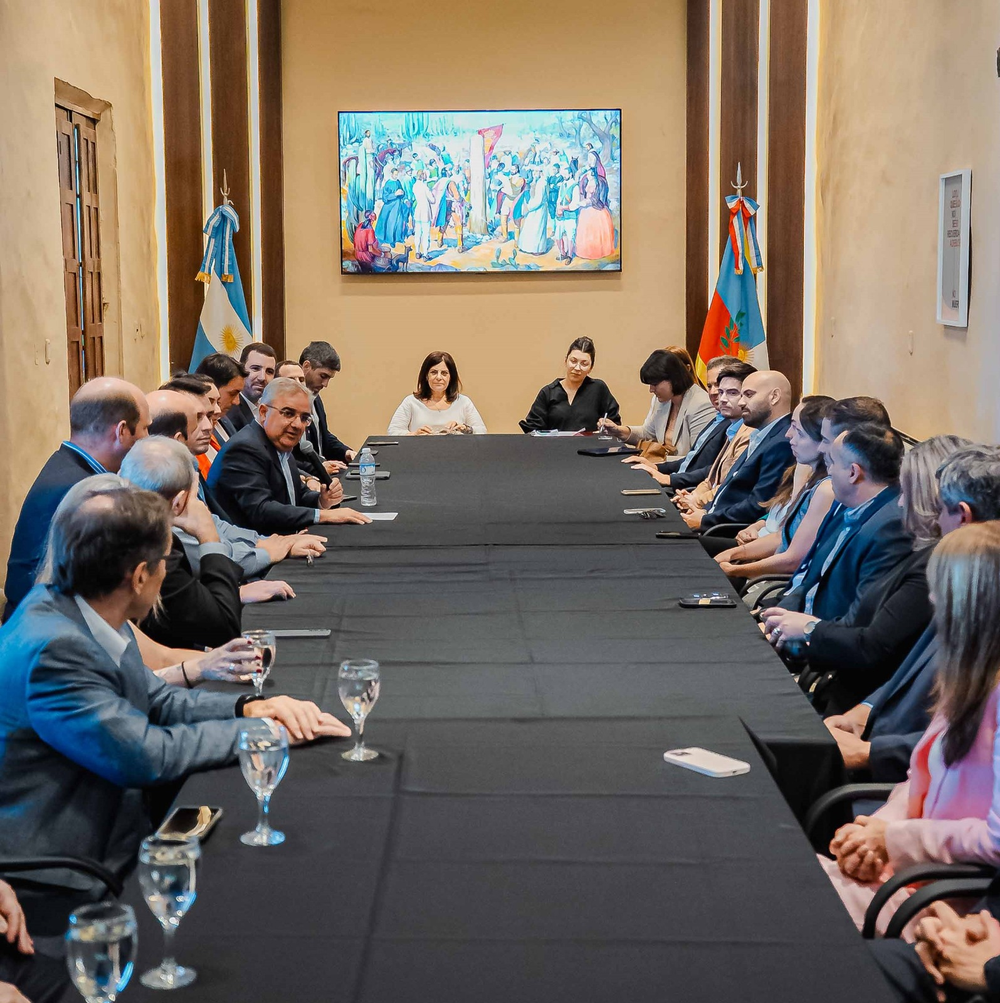 Jalil junto a la Cámara de Comercio de EE. UU.