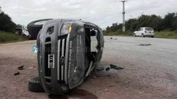 Vuelco de una camioneta oficial
