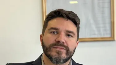 Javier Espinoza: Al partido radical hoy lo conduce Raúl Jalil