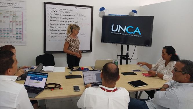 Docente investigadora de la UNCA, en intercambio académico latinoamericano